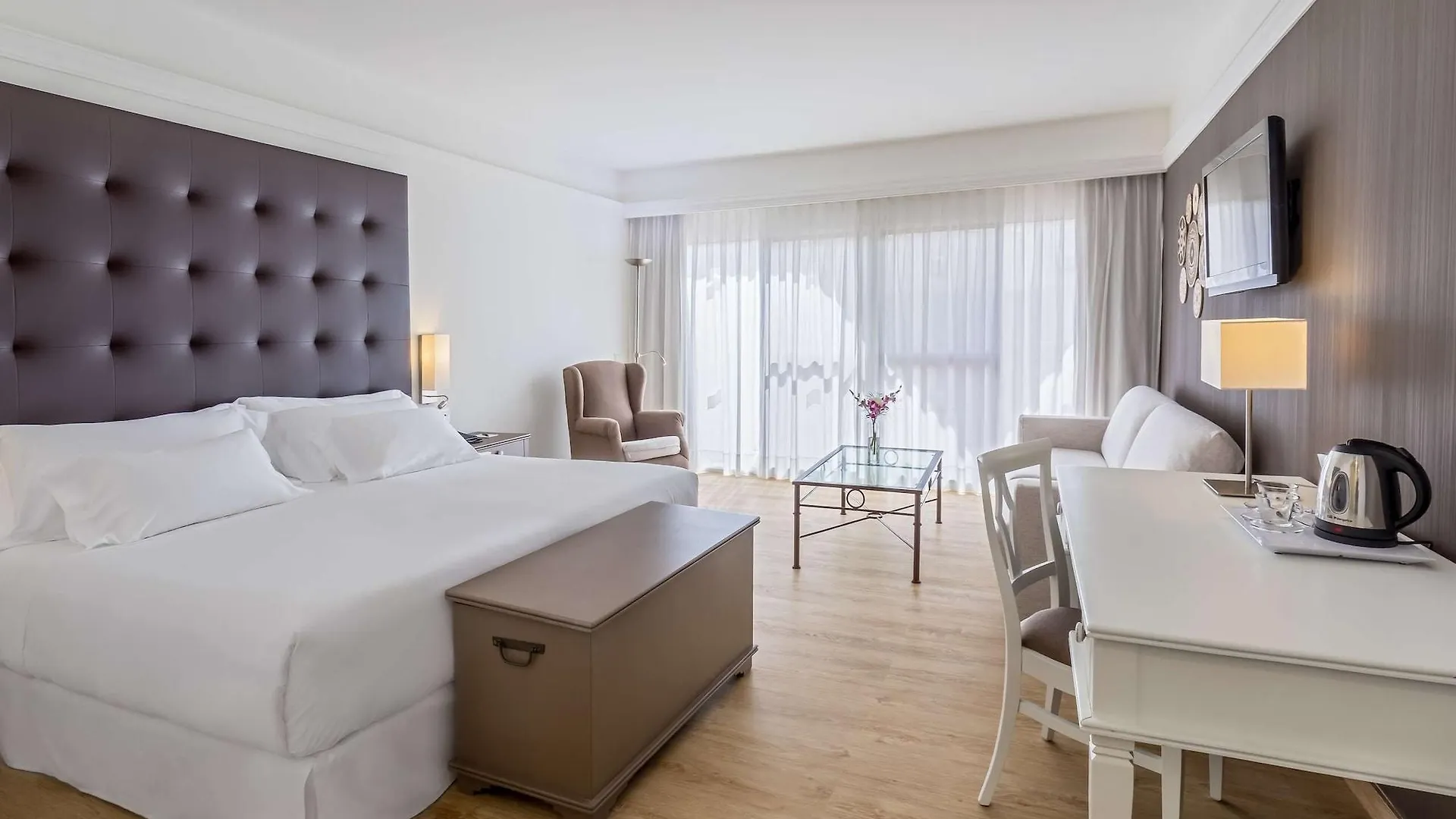 Barcelo Corralejo Bay - Adults Only Hotel