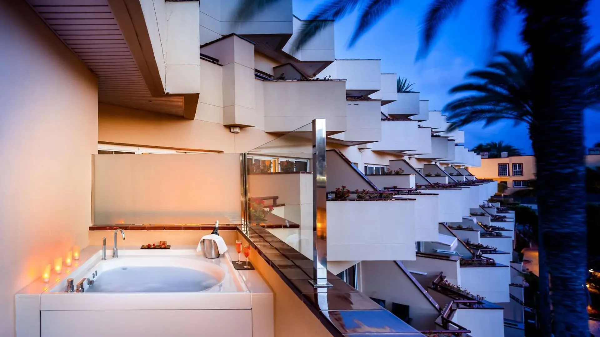 Barcelo Corralejo Bay - Adults Only Hotel