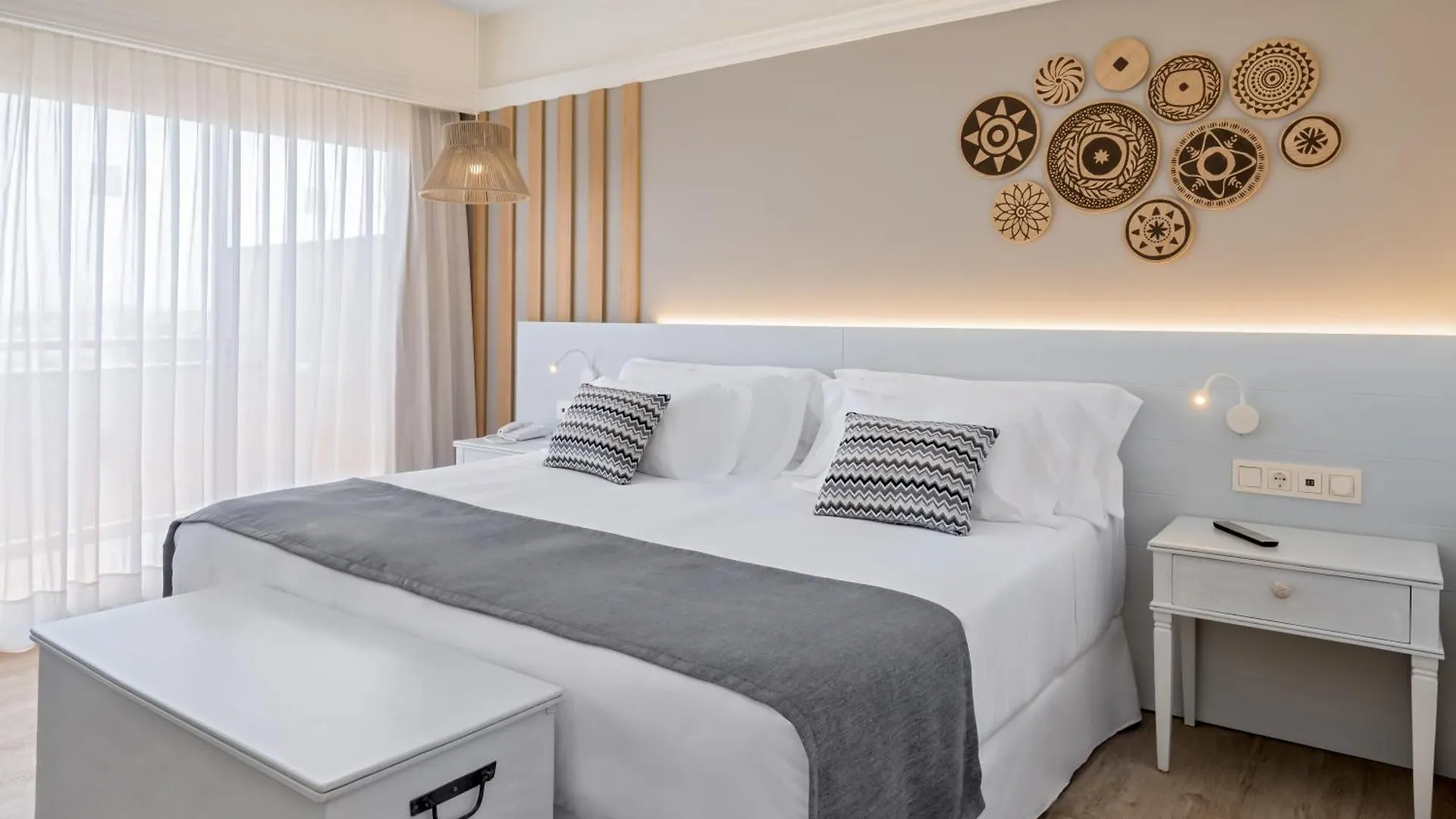 Barcelo Corralejo Bay - Adults Only Hotel